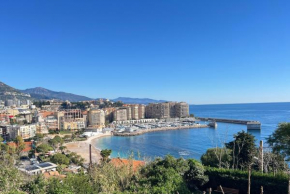 Monaco, plage a pieds,vue mer